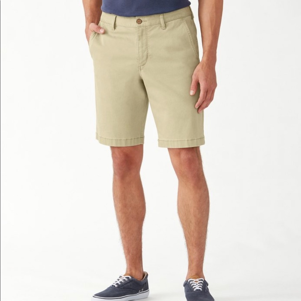 NWT Tommy Bahama Boracay 10-Inch Chino Shorts size 42 khaki color
